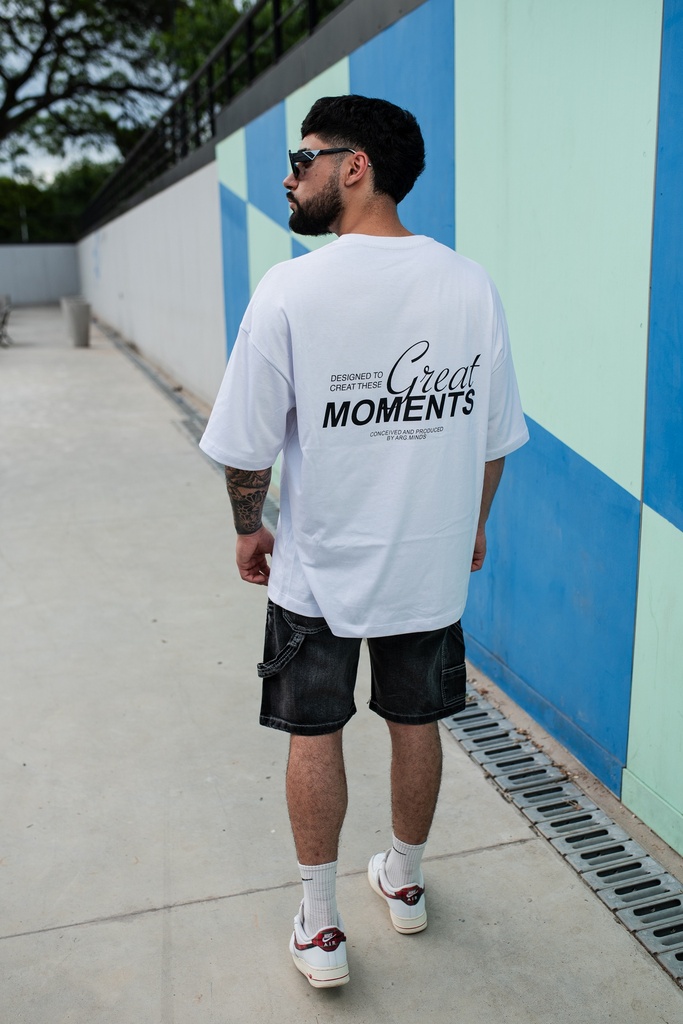 Remera Oversize Great Moments Blanca