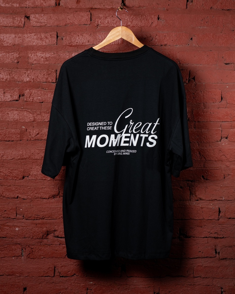 Remera Oversize Great Moments Negra